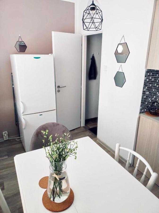 Apartman Domov 데친 외부 사진