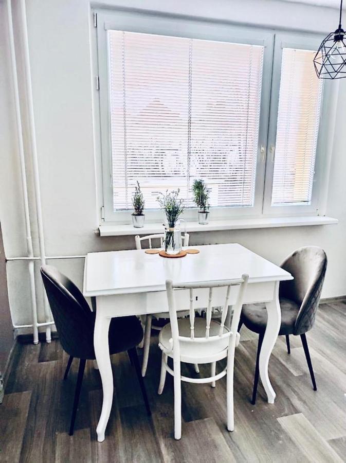 Apartman Domov 데친 외부 사진